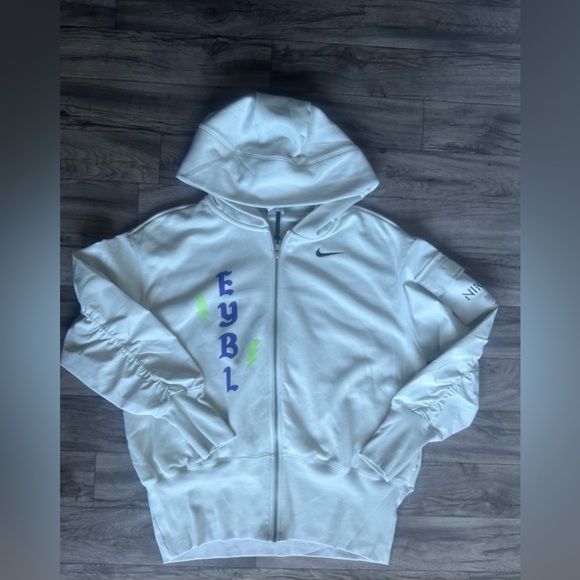 Nike Cream Hoodie with Silver Zipper - Picture 12 of 16
